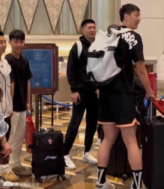 米兰俱乐部希望努力解决伤病问题，而米兰老板卡尔迪纳莱此前在圣诞致辞中明确表示：“和你们所有人一样，我对我们目前在意甲或欧冠的成绩并不满意。